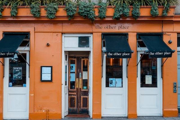 Améliorez votre espace extérieur avec le store pour terrasse